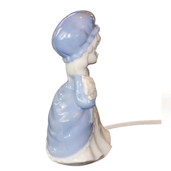 Vintage Enesco Japan Blue & White Ceramic Girl With Bouquet Night Light 6"X4"X3" - Picture 8 of 13